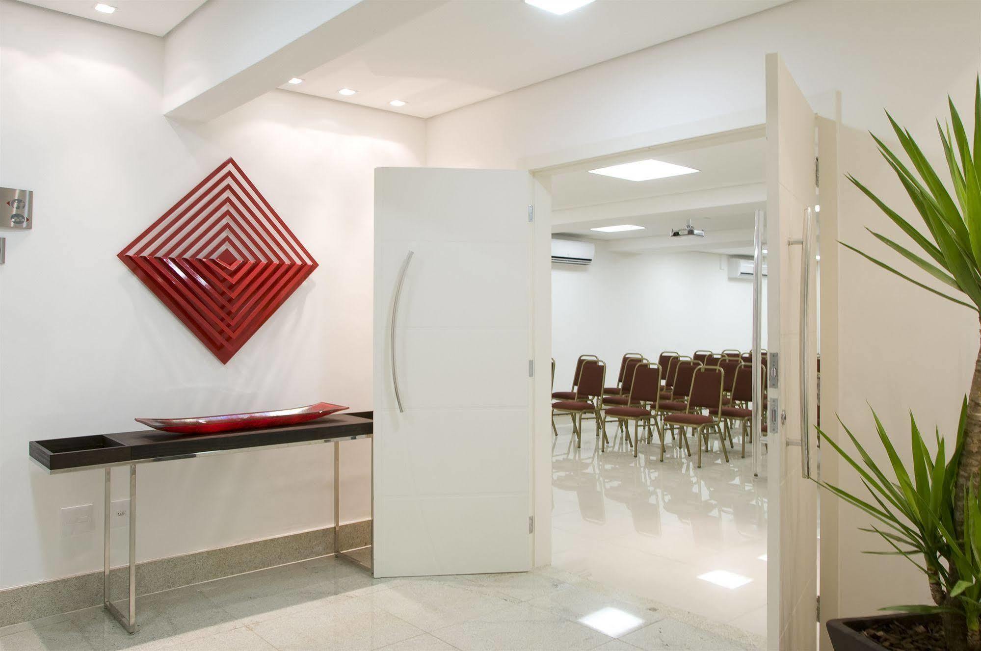 Bh Jaragua Hotel เบโลโอรีซอนชี ภายนอก รูปภาพ